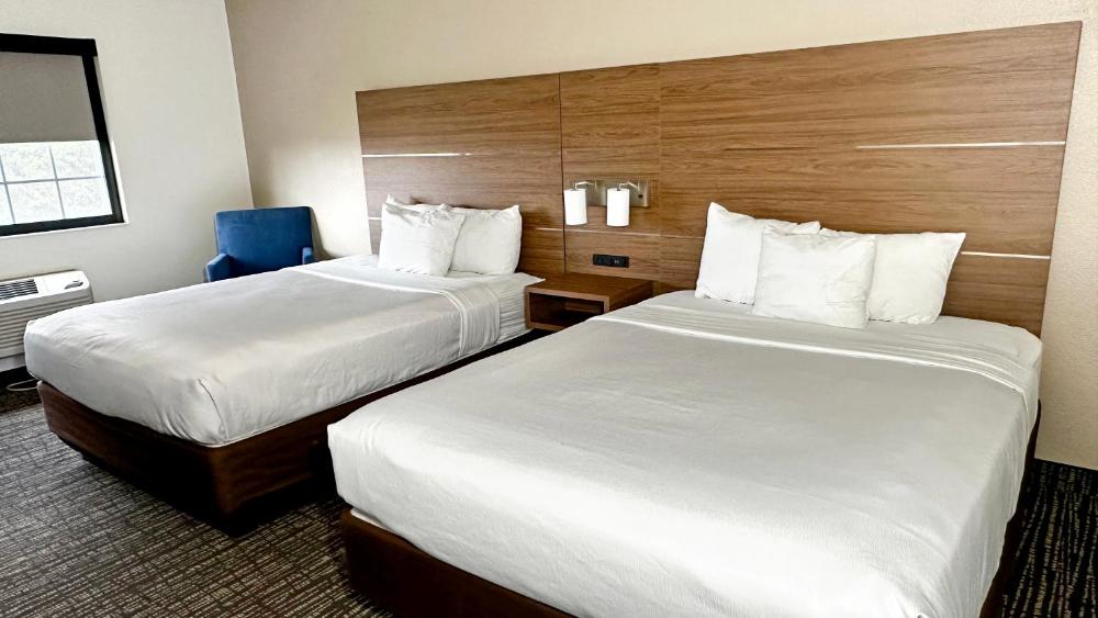 Queen Room with Two Queen Beds interior